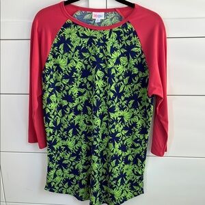 LuLaRoe Randy baseball shirt
NWOT
Size XL women’s